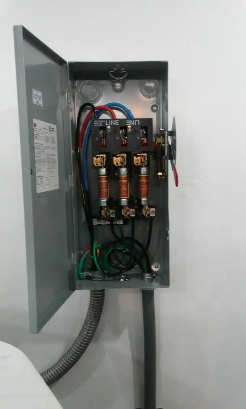 Three-phase disconnect switch installed for Electrical Wiring & Rewiring in Enterprise